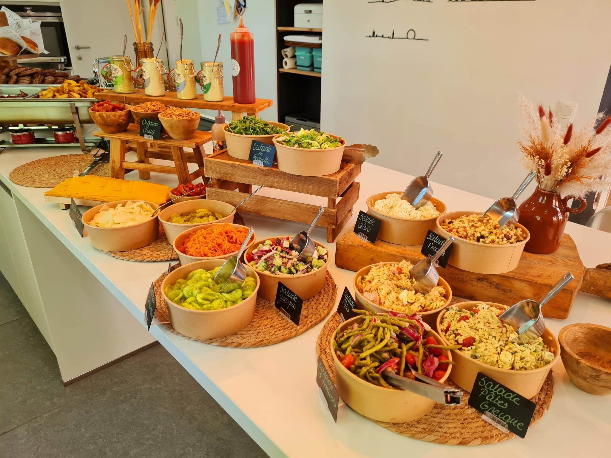 Le bar à salades dressé